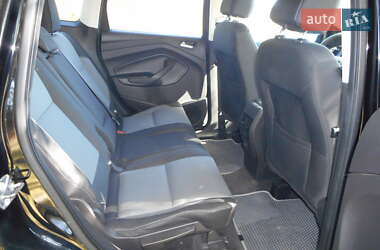 Внедорожник / Кроссовер Ford Escape 2017 в 