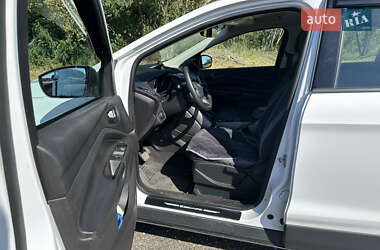 Позашляховик / Кросовер Ford Escape 2014 в 