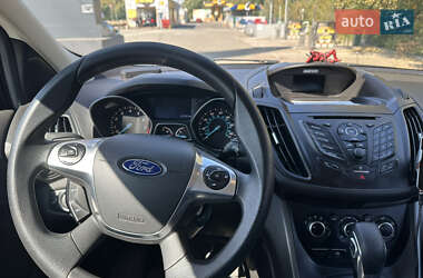 Позашляховик / Кросовер Ford Escape 2014 в 