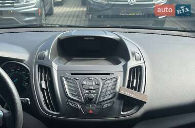 Внедорожник / Кроссовер Ford Escape 2014 в 