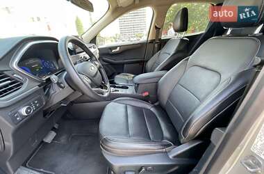 Внедорожник / Кроссовер Ford Escape 2020 в 