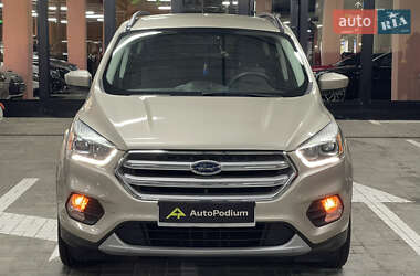 Внедорожник / Кроссовер Ford Escape 2017 в 