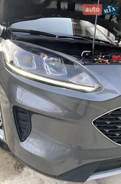 Внедорожник / Кроссовер Ford Escape 2022 в 