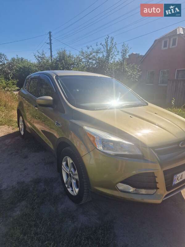 Внедорожник / Кроссовер Ford Escape 2013 в 