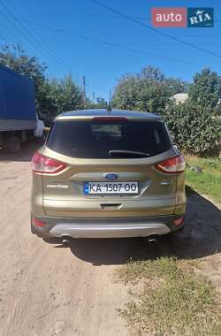 Внедорожник / Кроссовер Ford Escape 2013 в 