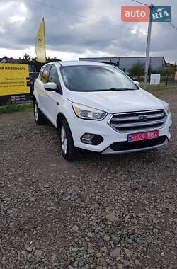 Внедорожник / Кроссовер Ford Escape 2017 в Львове