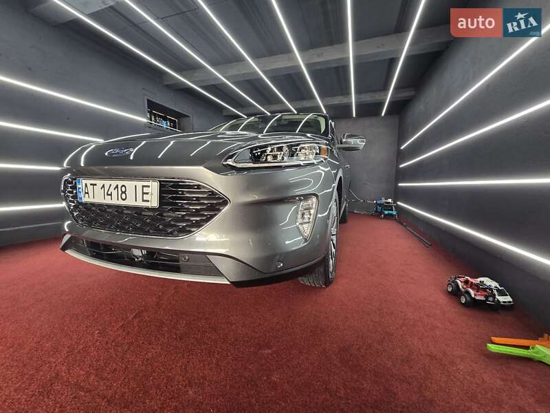 Позашляховик / Кросовер Ford Escape 2019 в Косові