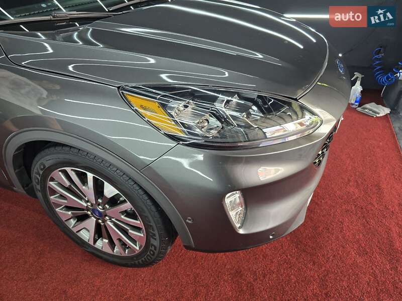 Позашляховик / Кросовер Ford Escape 2019 в Косові