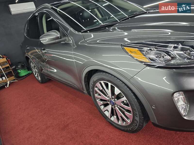 Позашляховик / Кросовер Ford Escape 2019 в Косові