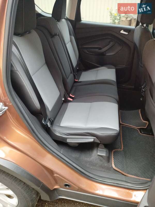 Внедорожник / Кроссовер Ford Escape 2017 в Ахтырке