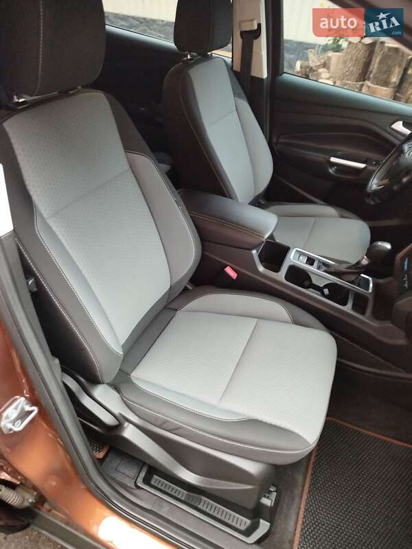 Внедорожник / Кроссовер Ford Escape 2017 в Ахтырке