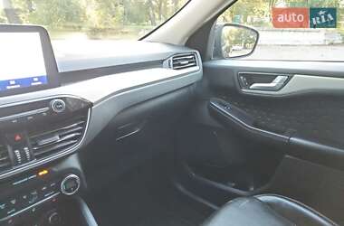 Позашляховик / Кросовер Ford Escape 2019 в 