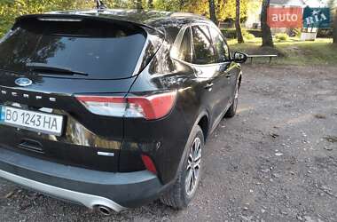 Позашляховик / Кросовер Ford Escape 2019 в 
