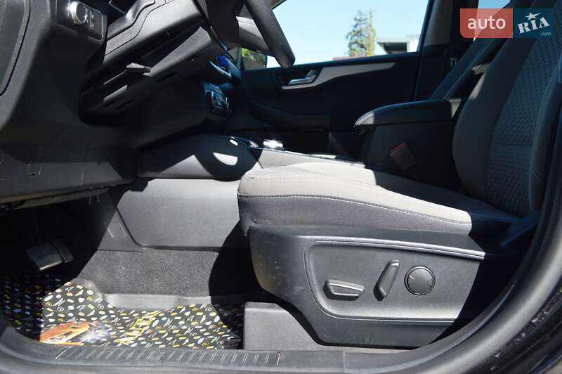 Внедорожник / Кроссовер Ford Escape 2020 в Одессе