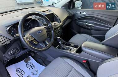 Позашляховик / Кросовер Ford Escape 2018 в 