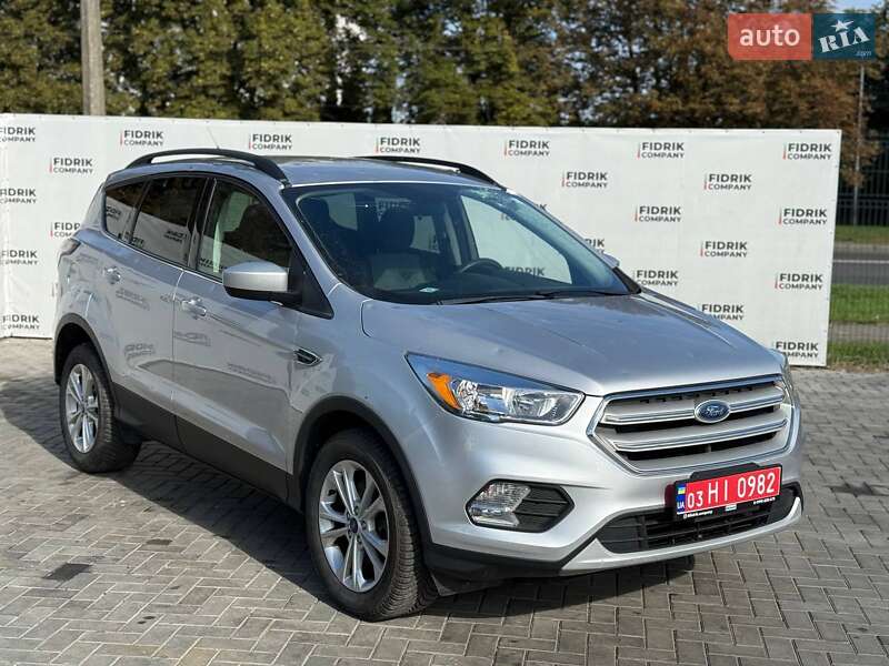 Внедорожник / Кроссовер Ford Escape 2018 в Луцке