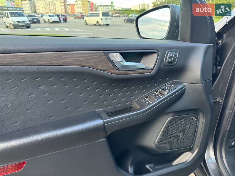Внедорожник / Кроссовер Ford Escape 2020 в Киеве