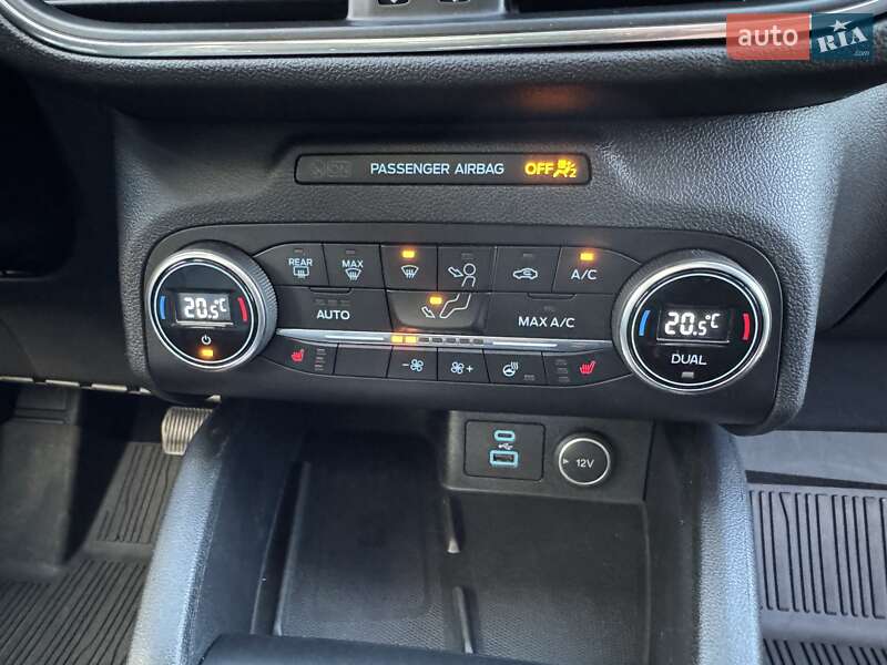 Внедорожник / Кроссовер Ford Escape 2020 в Киеве
