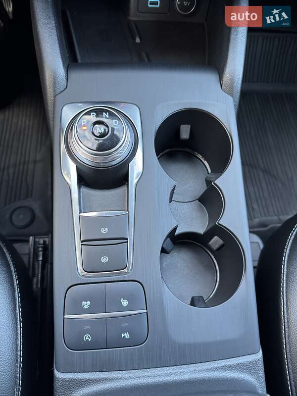 Внедорожник / Кроссовер Ford Escape 2020 в Киеве