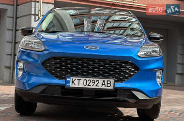 Внедорожник / Кроссовер Ford Escape 2020 в 