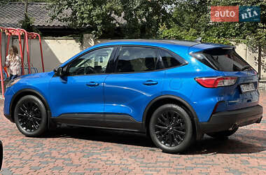Внедорожник / Кроссовер Ford Escape 2020 в 