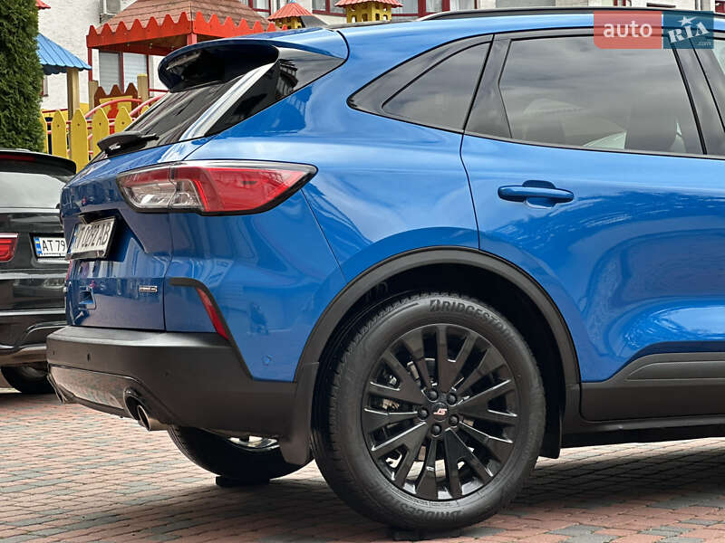 Внедорожник / Кроссовер Ford Escape 2020 в Ивано-Франковске