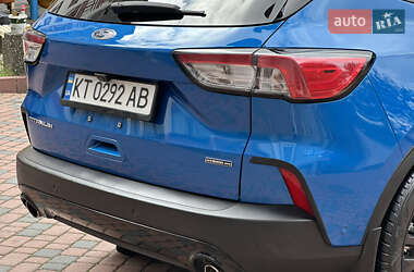 Внедорожник / Кроссовер Ford Escape 2020 в 