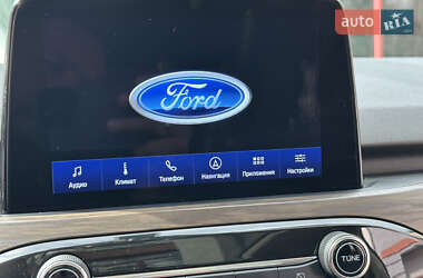 Внедорожник / Кроссовер Ford Escape 2020 в 