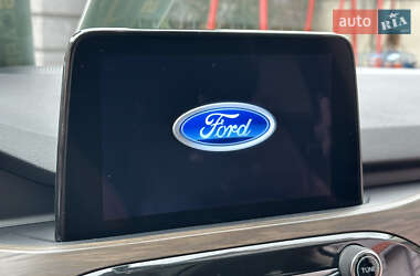 Внедорожник / Кроссовер Ford Escape 2020 в 