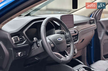 Внедорожник / Кроссовер Ford Escape 2020 в 