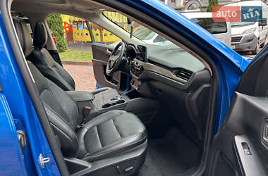 Внедорожник / Кроссовер Ford Escape 2020 в 