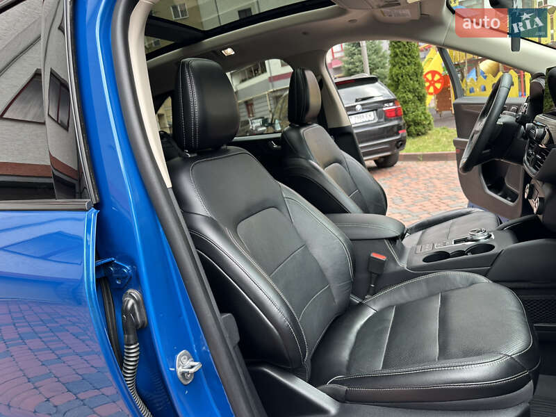 Внедорожник / Кроссовер Ford Escape 2020 в Ивано-Франковске