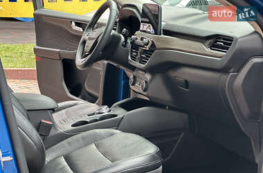 Внедорожник / Кроссовер Ford Escape 2020 в 