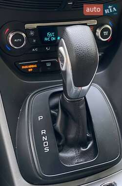 Внедорожник / Кроссовер Ford Escape 2015 в 