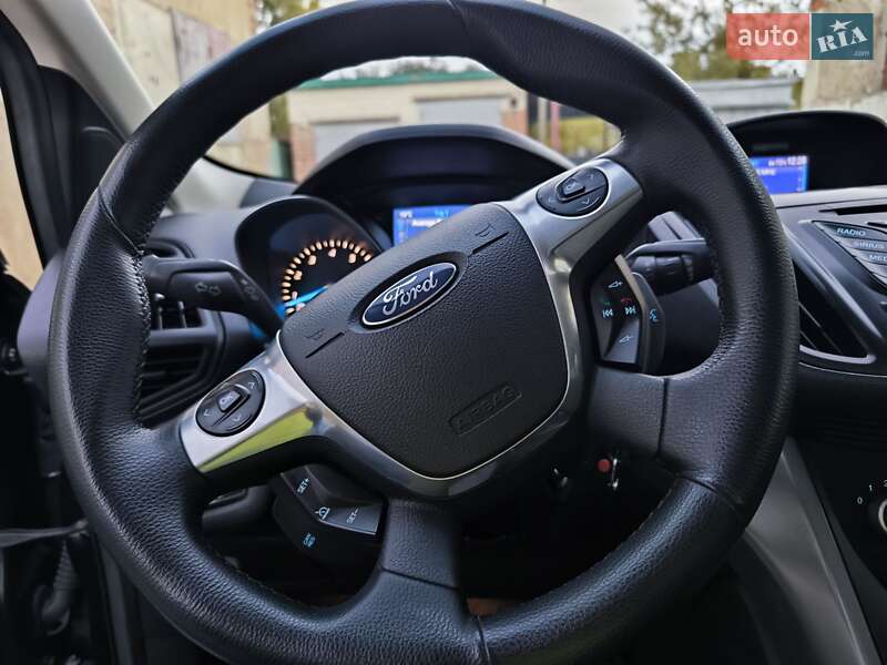 Внедорожник / Кроссовер Ford Escape 2012 в Чернигове