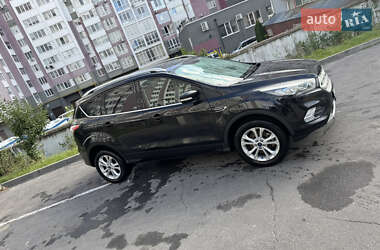 Внедорожник / Кроссовер Ford Escape 2017 в 
