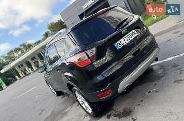 Внедорожник / Кроссовер Ford Escape 2017 в 