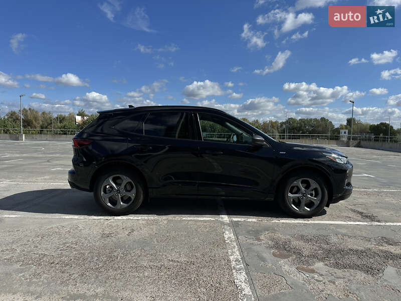 Внедорожник / Кроссовер Ford Escape 2023 в Киеве