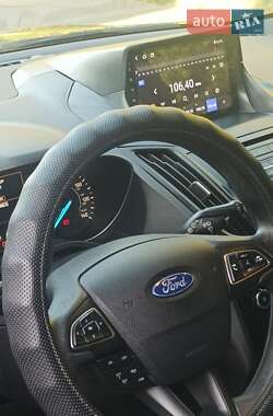 Внедорожник / Кроссовер Ford Escape 2016 в 