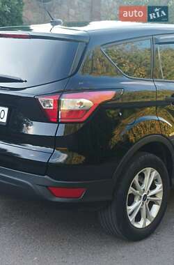 Внедорожник / Кроссовер Ford Escape 2016 в 