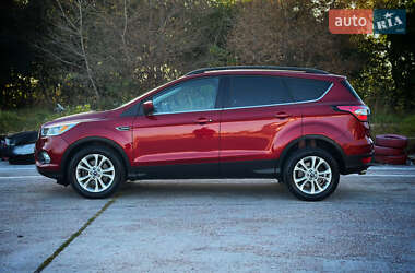 Внедорожник / Кроссовер Ford Escape 2018 в 