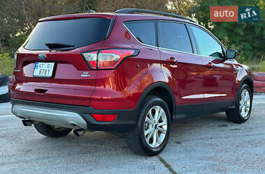 Внедорожник / Кроссовер Ford Escape 2018 в 