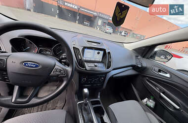 Внедорожник / Кроссовер Ford Escape 2016 в 