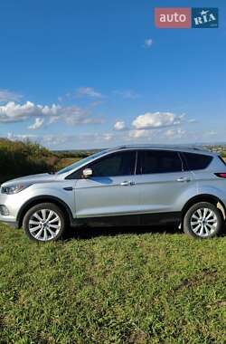 Внедорожник / Кроссовер Ford Escape 2017 в 