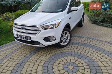 Внедорожник / Кроссовер Ford Escape 2017 в Львове
