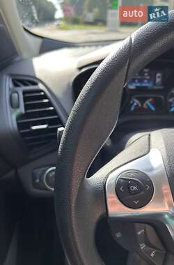 Внедорожник / Кроссовер Ford Escape 2015 в 