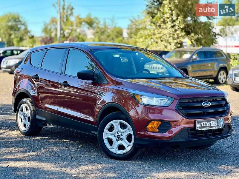 Внедорожник / Кроссовер Ford Escape 2018 в 