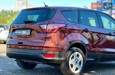 Внедорожник / Кроссовер Ford Escape 2018 в 