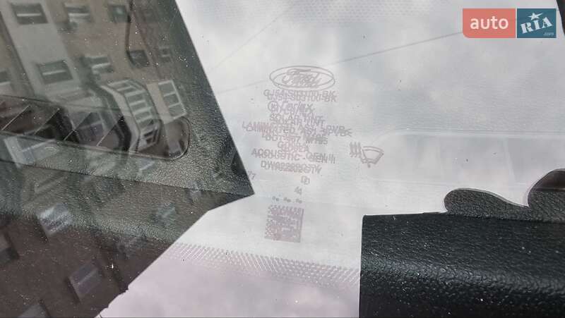 Внедорожник / Кроссовер Ford Escape 2017 в Киеве