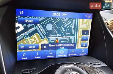 Внедорожник / Кроссовер Ford Escape 2017 в 